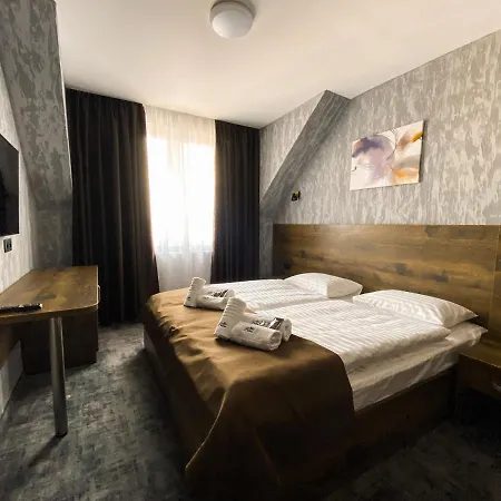 Petra Hotell 3*